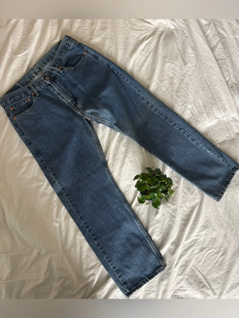 Levi's Straight Leg Jeans in Classic Blue